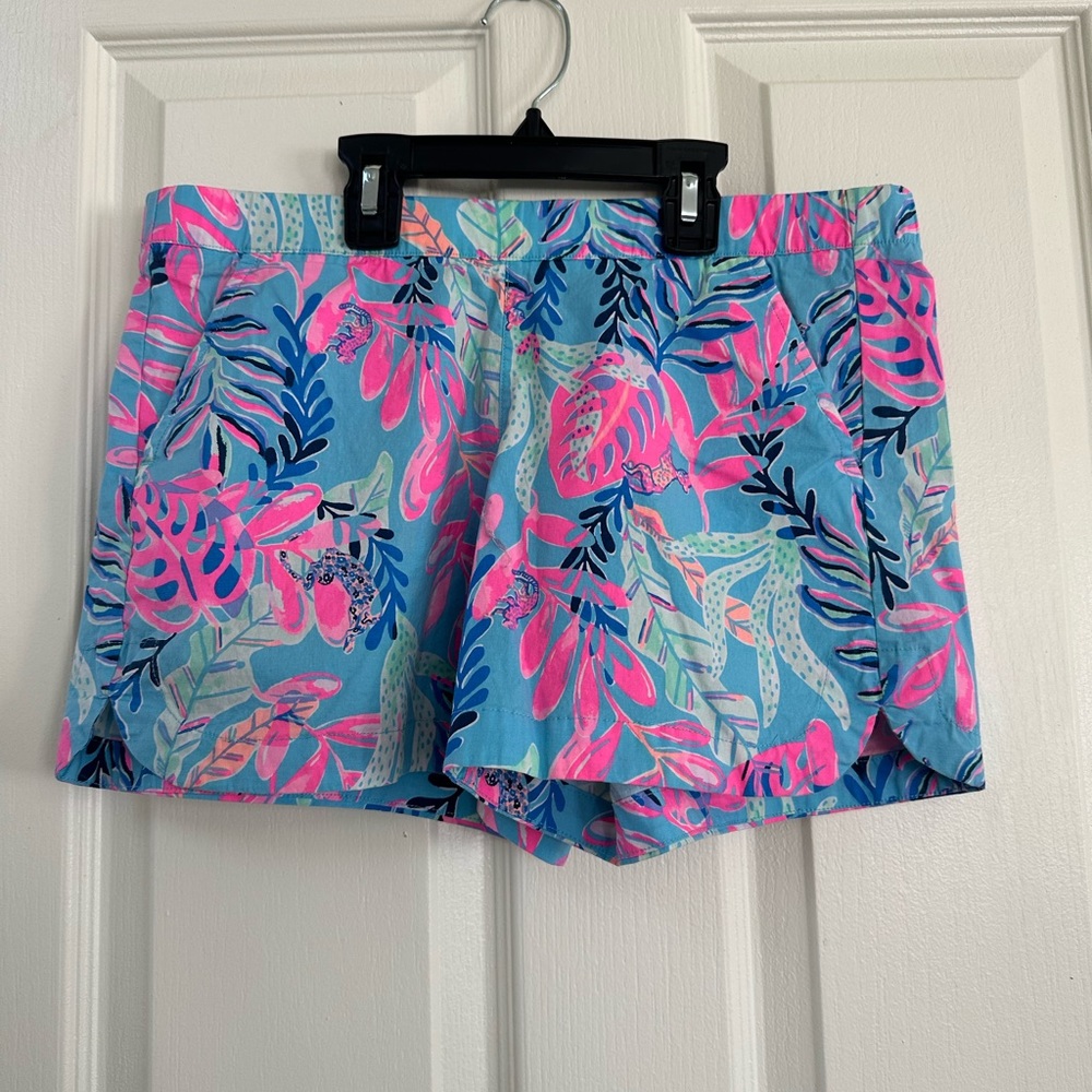 Lilly Pulitzer size small 5” ocean view pull on shorts